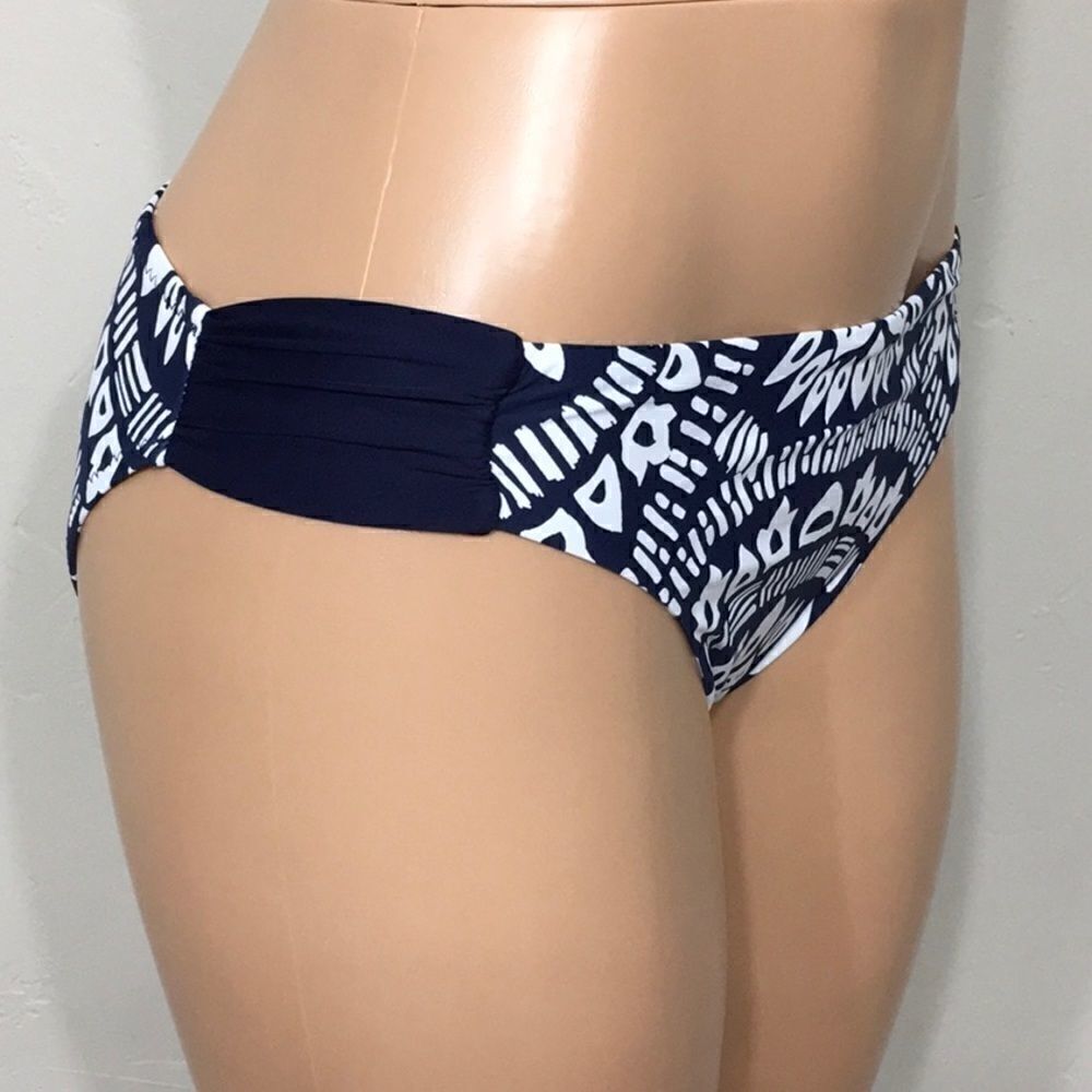 ..Trina Turk Indochine navy & white bikini bottoms. Size 4 - Picture 5 of 9